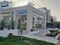Leonidas Studios & Apartments - إطلالة على البحر