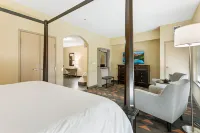 Holiday Inn & Suites Waco Northwest