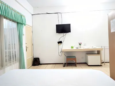 Sartika Hotel Mitra RedDoorz Pati Hotel dekat Waduk Gembong