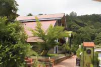 Vamoose Mandarin Village Resort Các khách sạn ở Kaluk