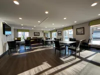 Super 8 by Wyndham Lethbridge - 2-Star