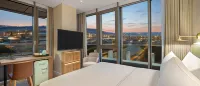 Hilton Garden Inn Tbilisi Riverview Отели рядом с достопримечательностью «Площадь Свободы»