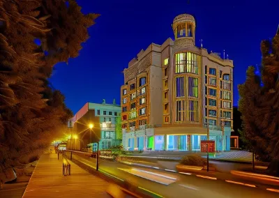 Oktyabrskaya Hotel