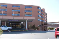 APM Inn & Suites Hotels in Halfway