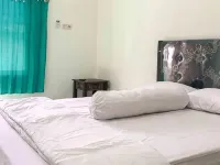 Griya Fadamas Syariah Near Taman Hijau Demangan Madiun Mitra RedDoorz Hotel a Madiun