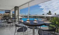 Hotel Izán Cavanna Hotels in Mar de Cristal