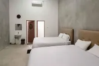 Sukawana Guest House Mitra RedDoorz Hotels in Kadipaten