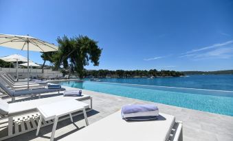 Livingstone Beach House