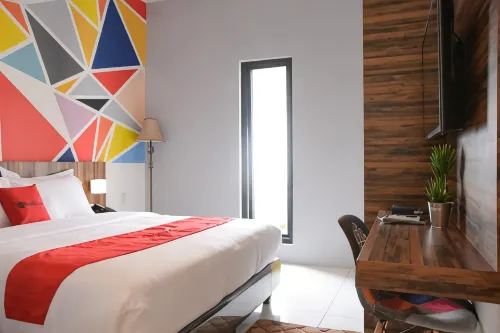 RedDoorz Plus near UNIMED Medan Hotel di Medan Tembung