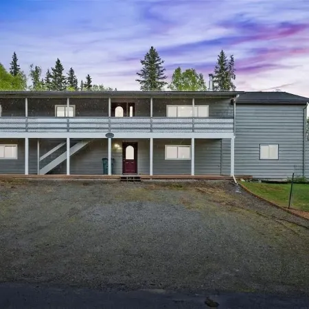 Rustic Luxury with Hot Tub and Spa Room! Large 4 Bedroom 2 Bath, Sleeps 12!