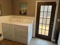 Bright 2-bedroom lake view home