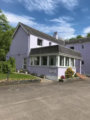 Glenlochy Nevis Bridge Apartments - parcheggio