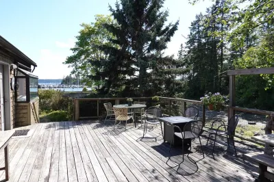 Waterfront cottage with tidelands, creek and waterfall! Hotels near Sucia Island Marine State Park