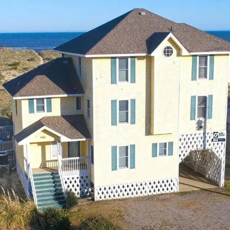 Oceanfront Pet-Friendly House with Private Pool in Salvo