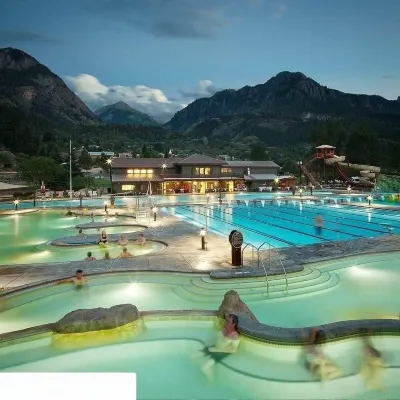 Brand New Duplex Close to Water Park, Downtown & Airport- Pet Friendly.