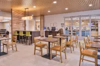 Country Inn & Suites by Radisson, Ft. Atkinson, WI Hotels in Fort Atkinson