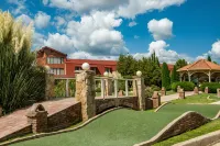 Ambassadori Kachreti Golf Resort Hotel berhampiran Lost Ridge Horse Ranch ( Former Living Roots )