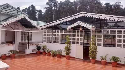 Garden Manor Hotels near Ooty chocolate factory view point