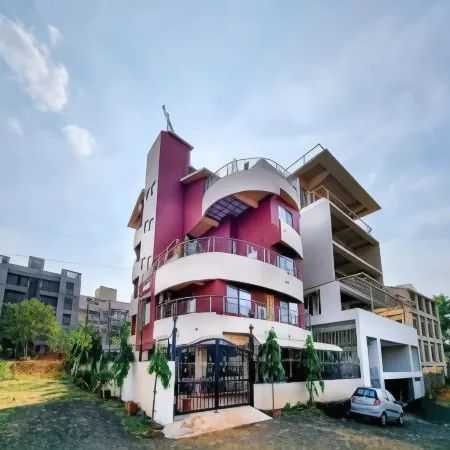 Pooja Villa Suites-Rooms and Pool, Igatpuri