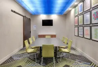 홀리데이 인 익스프레스 & 스위트 댈러스 NW HWY - 러브 필드 바이 IHG
