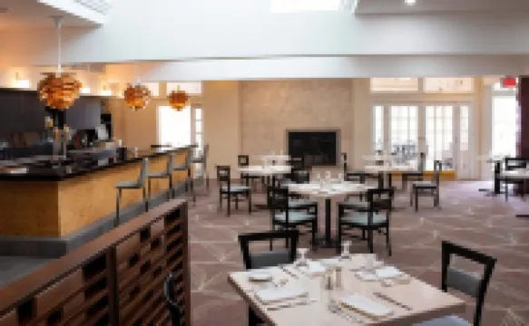 雷克維爾因特拉肯旅館 索爾茲伯里酒店