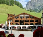 Hotel Jägerhof Отели в г. Colfosco