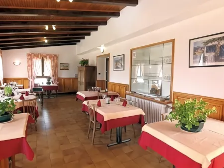 Hotel du Mont Servy Отели в г. Сент-Еними