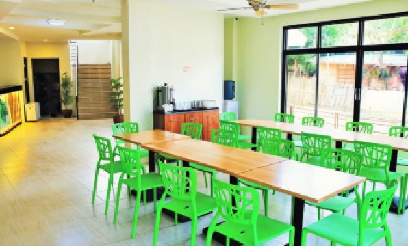 Coron Visitors Hotel - Housity