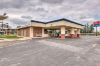 Suburban Studios Neenah-Appleton Hotels in Neenah