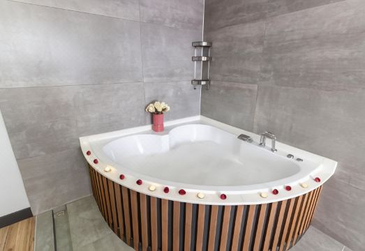 2. 유수프한 스위트..