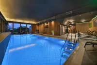 Chateau Loucen Garden Retreat - piscina