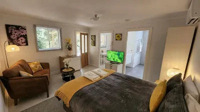 Riesling Trail & Clare Valley Cottages Hotels in Clare