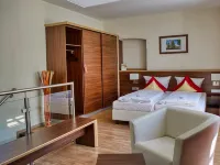 Schloss Geisa Hotels near Point Alpha