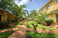 2 Friends Guest House Hotels near Source Of The Nile Reptile Park