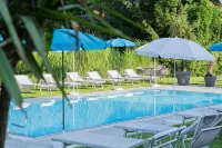 Hotel Villa Flora - Pools