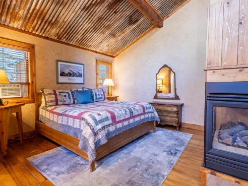 Tranquil Mountain Retreat with Forest Views - Cozy Paradise Escape Hotels in Ruidoso