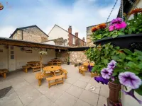The Oddfellows Arms Hotels in Selby District
