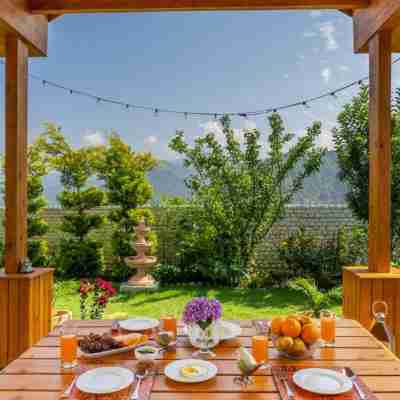 StayVista at the Oakridge Lavish 4 BHK Villa in Dharamshala with Jacuzzi Dining/Meeting Rooms