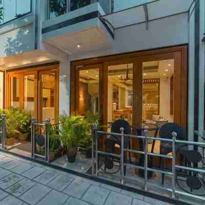 薩曼接待酒店 Hotel Exterior