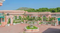 Dolce Vita - Luxury Vacation Villas Отели рядом с достопримечательностью «Atmeshwar Temple»