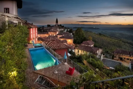 Felicin - Palazzo Boeri Panoramic Suites Отели в г. Монфорте-д'Альба