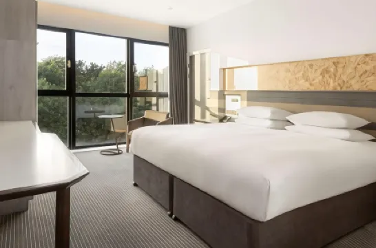 더블트리 바이 힐튼 에든버러 - 퀸스페리 크로싱