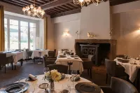 Logis Hôtel le Clos Saint Eloi فنادق في Thiers