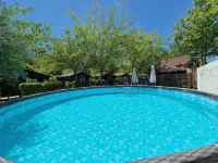 Fuente del Lobo Glamping & Bungalows - Adults Only فنادق في Guejar Sierra