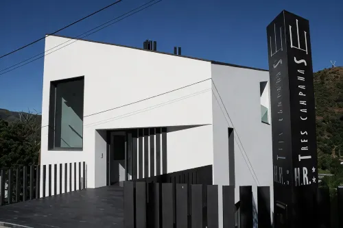 Hostal Tres Campanas - Pensionaatit