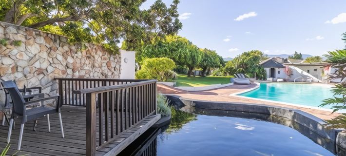 Whale Rock Luxury Lodge Hotele w: Hermanus