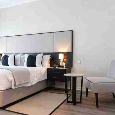 Cresta Churchill Hotel Rooms