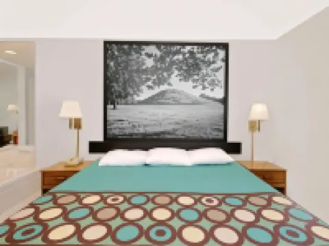 Super 8 by Wyndham Macomb Hotels in Macomb