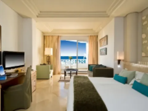 Radisson Blu Palace Resort and Thalasso Hoteles en Mezraia