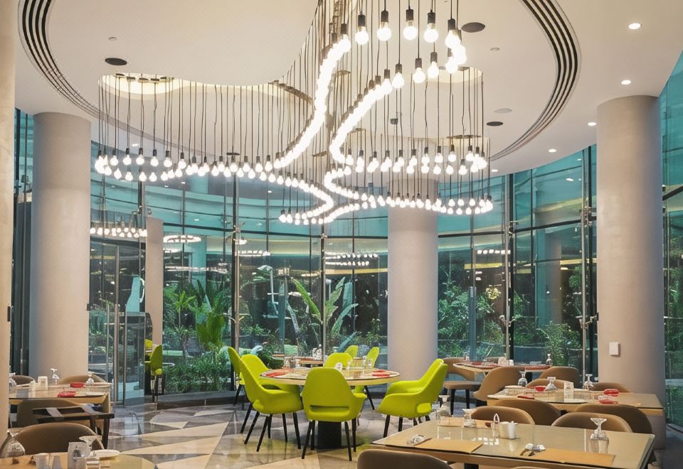 알 쿠리 스카이 가든 호텔 로비